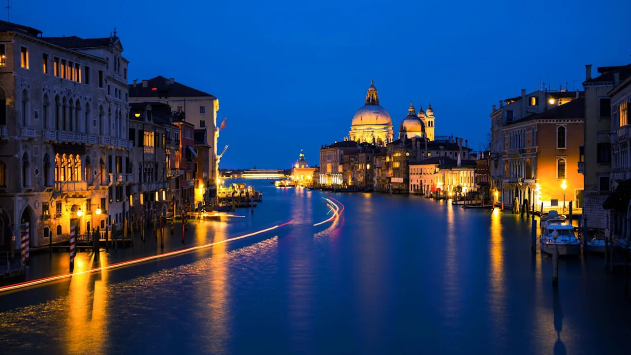 Escort Venezia e Mestre 2025: Guida Completa alle Accompagnatrici